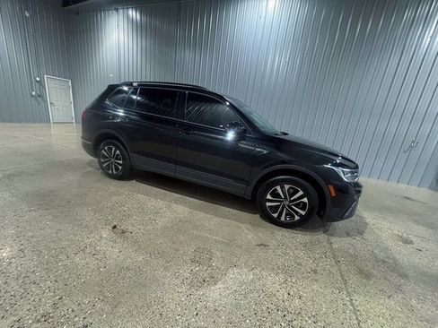 Used 2022 Volkswagen Tiguan S image 4