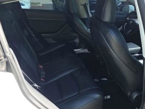 Used 2020 Tesla Model 3 Standard Range RWD image 9