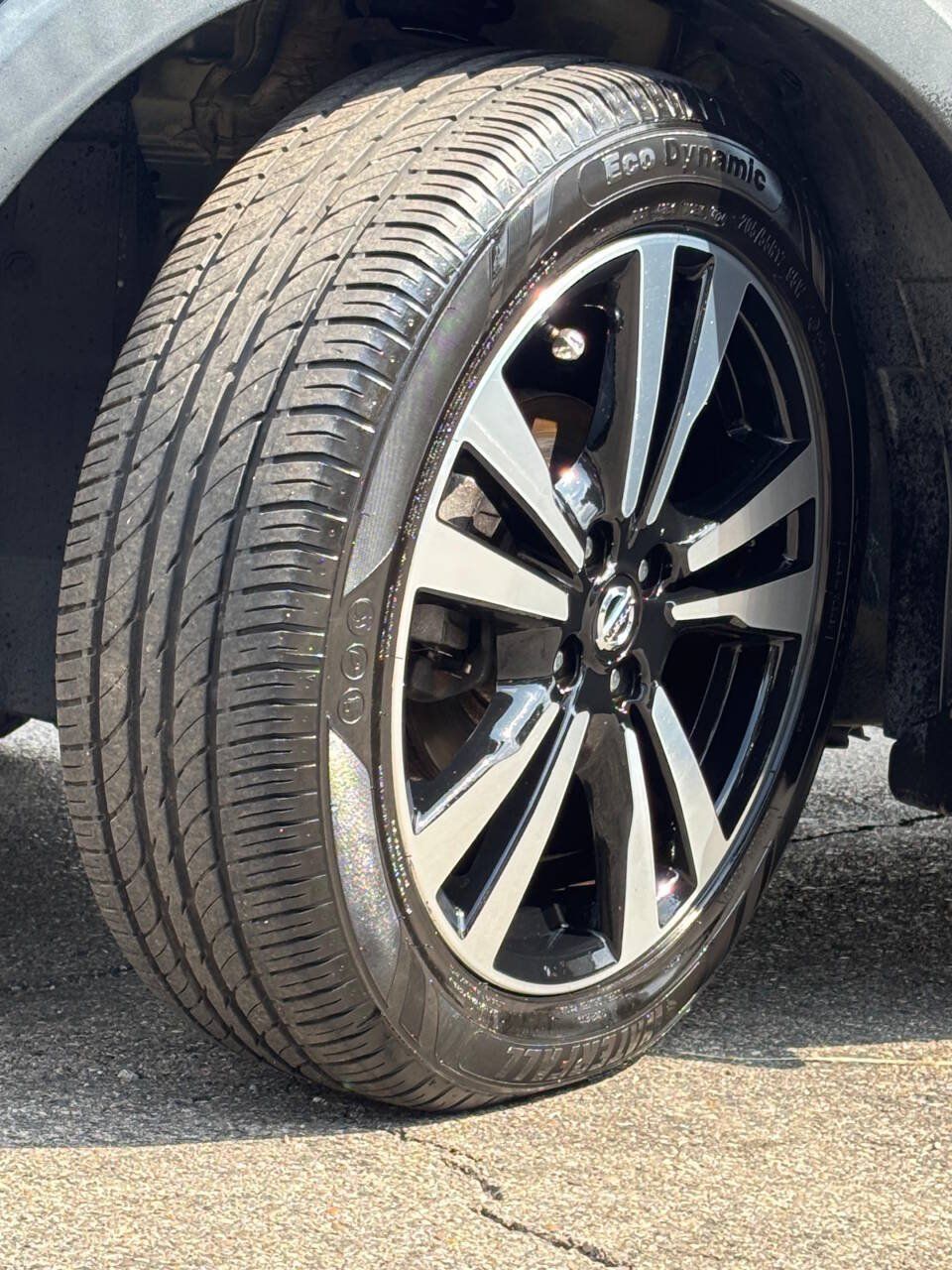 Used 2019 Nissan Kicks SR w/ SR Premium Package FWD image 31