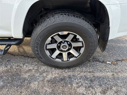 Used 2024 Toyota 4Runner TRD Off-Road Premium w/ Off Road Premium Plus Package image 17