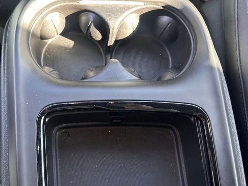 Used 2024 Chrysler Pacifica Select image 37