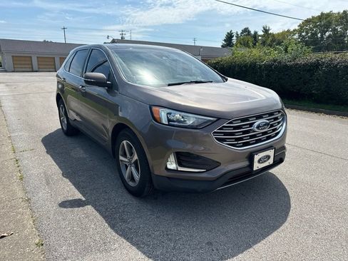 Used 2019 Ford Edge SEL w/ Equipment Group 201A FWD image 2