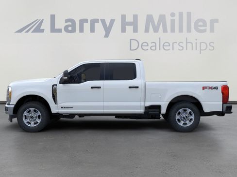 New 2026 Ford F250 XLT w/ FX4 Off-Road Package image 3