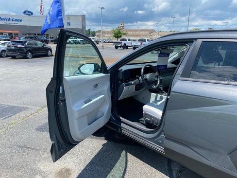 Used 2025 Hyundai Kona SEL FWD image 10