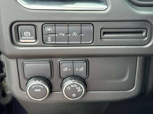 Used 2024 Chevrolet Suburban RST RWD image 25
