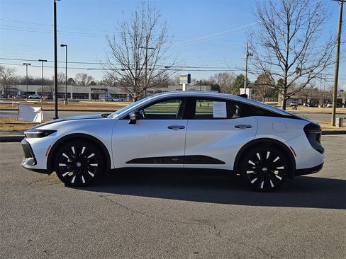 Used 2025 Toyota Crown Platinum image 3