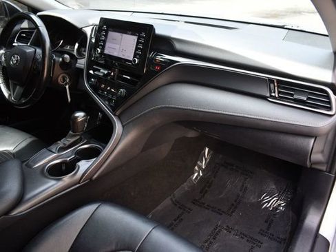 Used 2021 Toyota Camry SE image 29