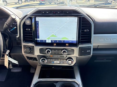 Used 2022 Ford F250 Lariat w/ Black Appearance Package image 22