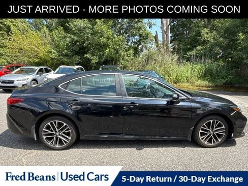 Used 2025 Toyota Camry XLE w/ Premium Plus Package AWD/4WD image 9
