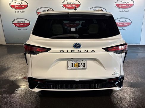 Used 2021 Toyota Sienna XSE image 5