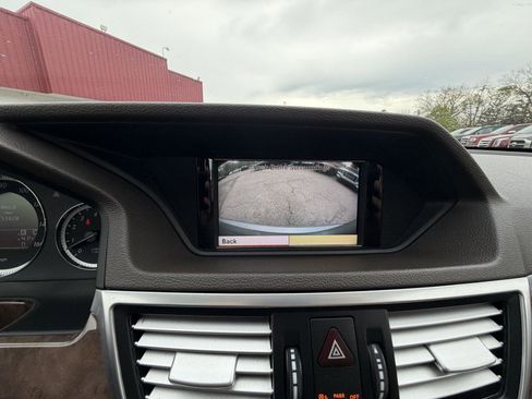 Used 2010 Mercedes-Benz E 350 Sedan image 23
