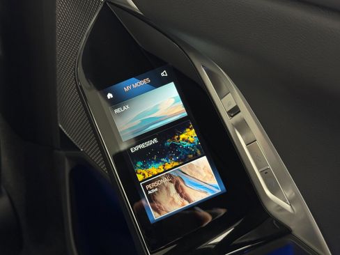 Used 2024 BMW i7 eDrive50 w/ Premium Package image 40