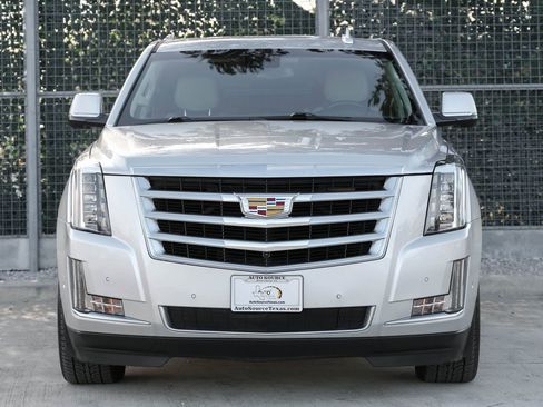Used 2020 Cadillac Escalade ESV Luxury image 6