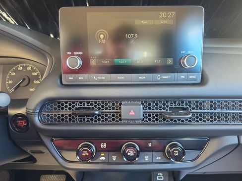 Used 2025 Honda HR-V LX image 19