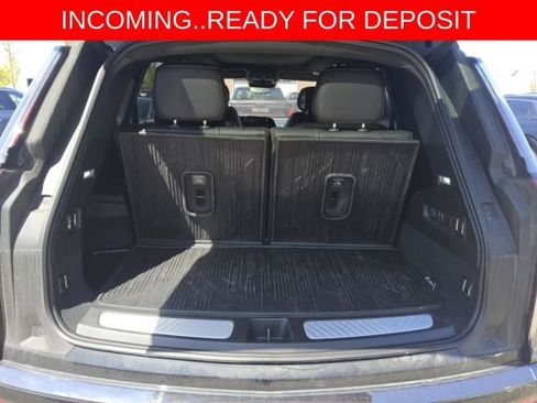 Used 2026 Cadillac Vistiq Sport w/ LPO, Floor Liner Package AWD/4WD image 2