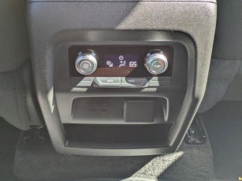 Used 2025 GMC Acadia Elevation FWD image 15