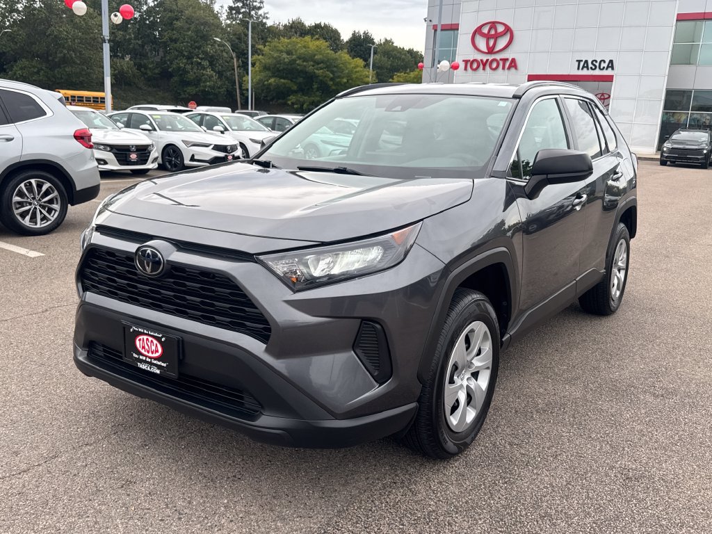 Used 2021 Toyota RAV4 LE AWD/4WD image 3