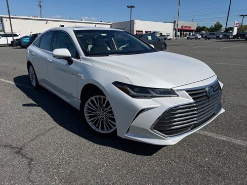 Used 2020 Toyota Avalon Limited w/ Advanced Safety Package FWD image 1