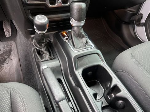 Used 2022 Jeep Wrangler Unlimited Sport S w/ Sun And Sound Package image 39