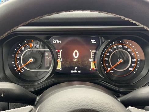 Used 2025 Jeep Gladiator Rubicon AWD/4WD image 9