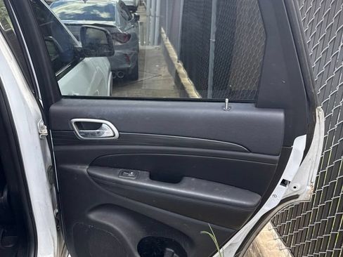 Used 2019 Jeep Grand Cherokee Altitude RWD image 6