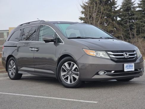 Used 2016 Honda Odyssey Touring image 2