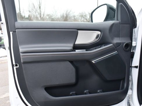 Used 2025 Ford Expedition Active image 29