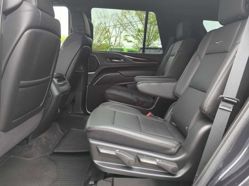 Used 2022 Cadillac Escalade Luxury AWD/4WD image 26