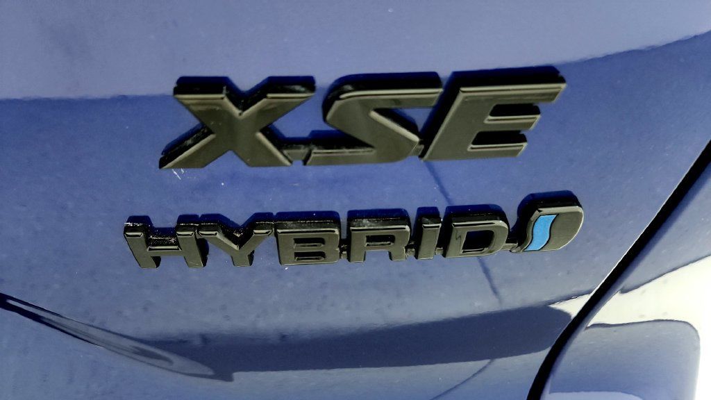 Certified 2024 Toyota Corolla Cross AWD Hybrid w/ Convenience Package image 14