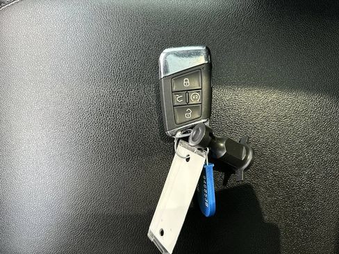 Used 2022 Volkswagen Atlas SE FWD image 36
