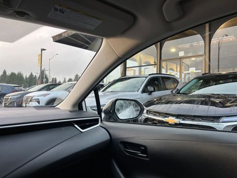 Used 2025 Toyota Corolla LE image 35