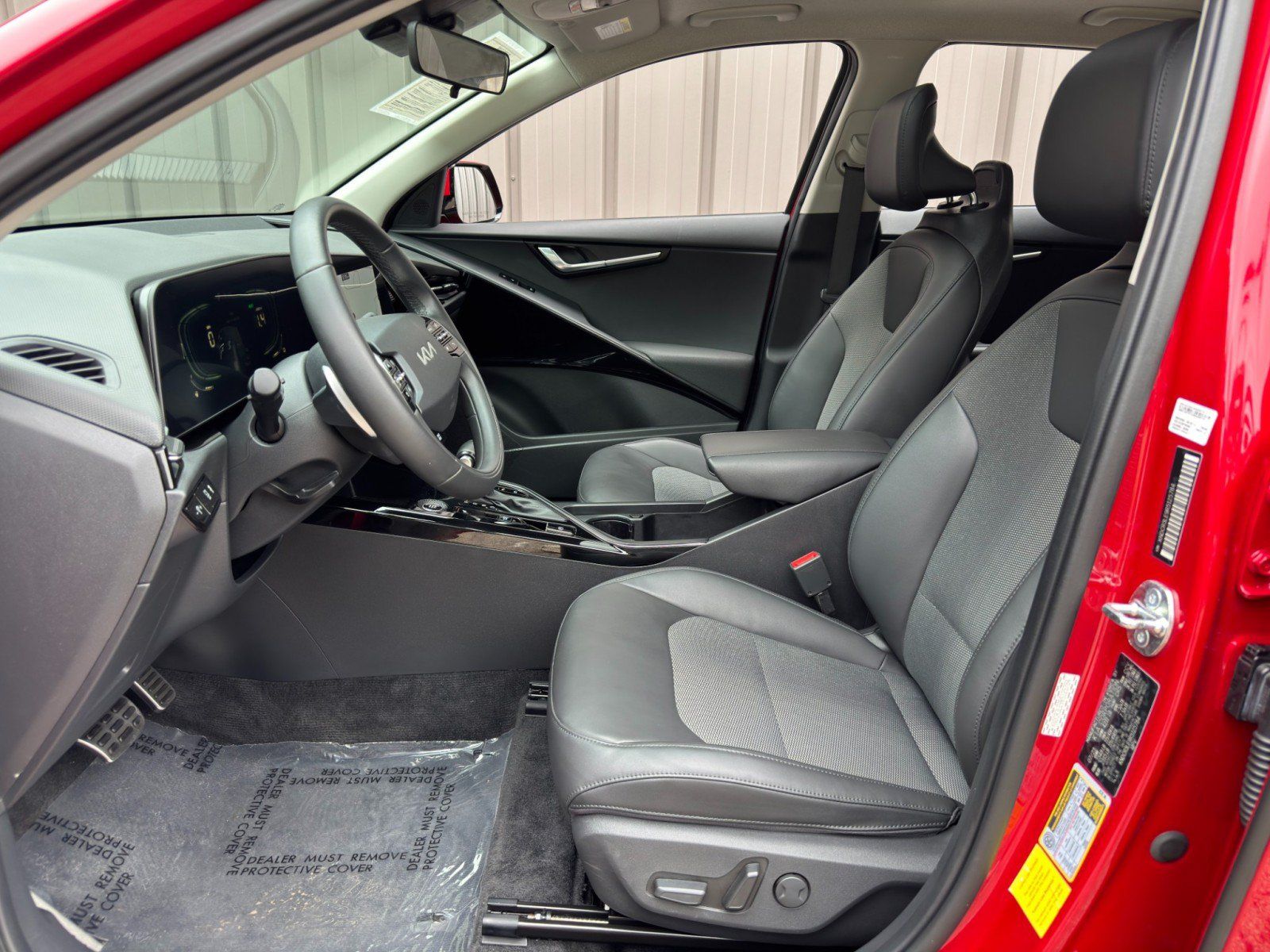 Used 2024 Kia Niro EX Touring FWD image 15