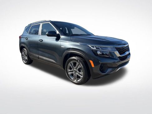 Certified 2023 Kia Seltos S image 3