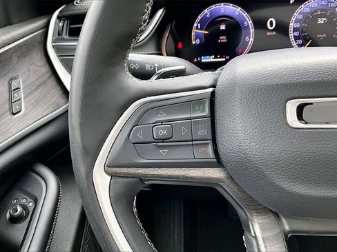 Certified 2024 Jeep Grand Cherokee L Limited w/ Luxury Tech Group II image 31