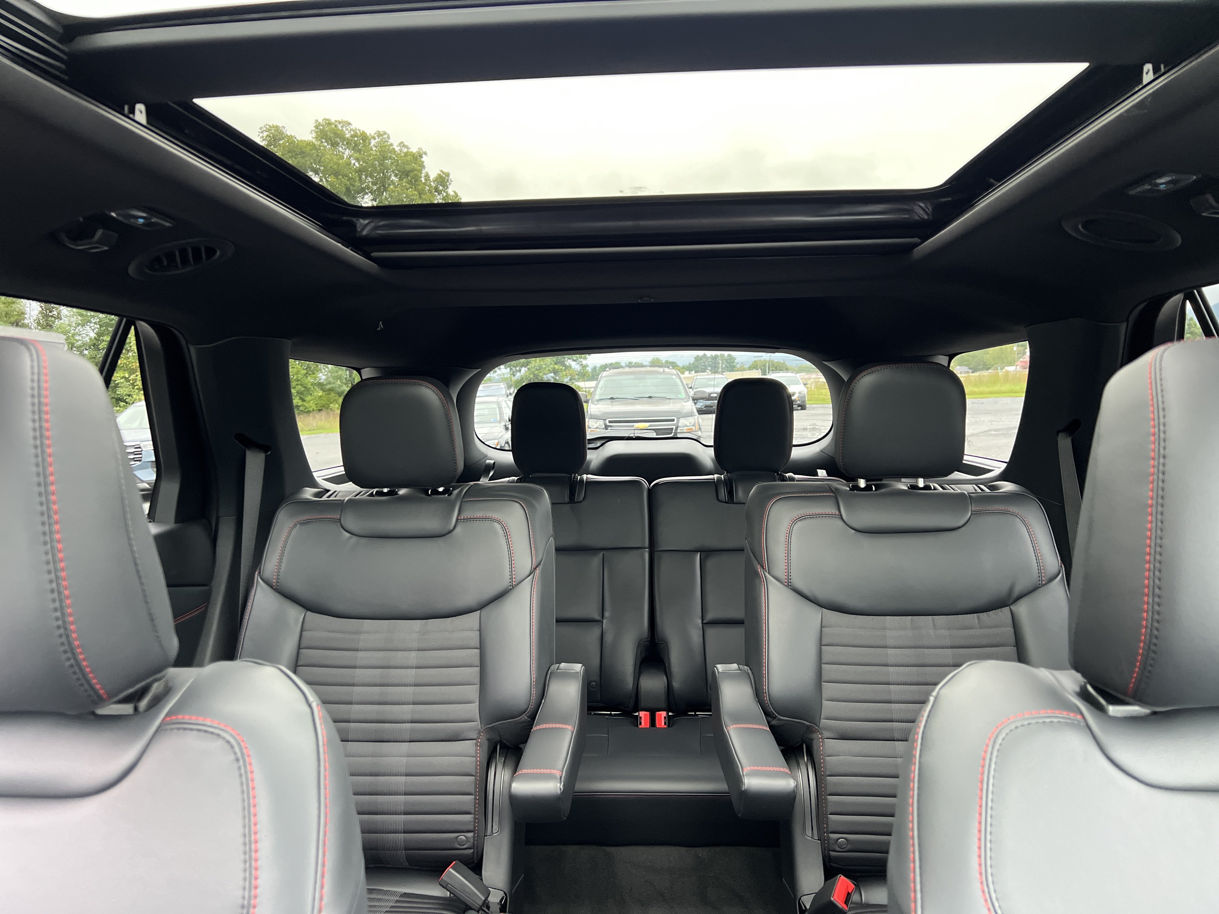 New 2027 Ford Explorer ST-Line w/ Premium Package AWD/4WD image 12