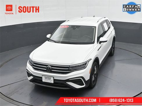 Used 2024 Volkswagen Tiguan SE image 52