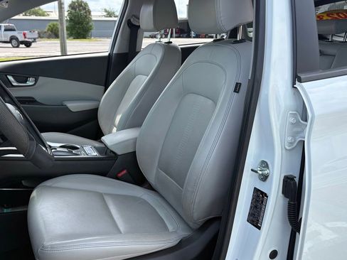 Used 2023 Hyundai Kona Limited w/ Cargo Package FWD image 9