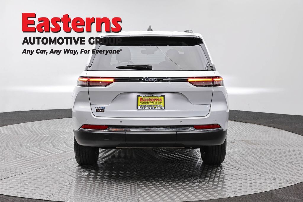 Used 2023 Jeep Grand Cherokee 4WD 4xe image 8