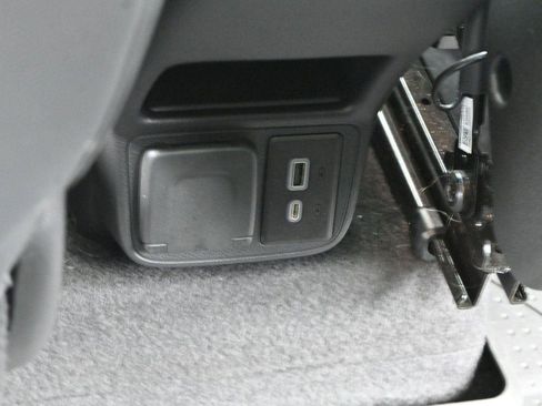 Used 2023 Chevrolet TrailBlazer RS w/ Sun and Liftgate Package FWD image 33