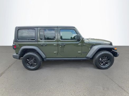 Used 2022 Jeep Wrangler Unlimited Sport AWD/4WD image 3