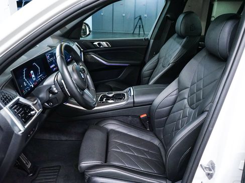 Used 2024 BMW X5 sDrive40i w/ M Sport Package RWD image 17