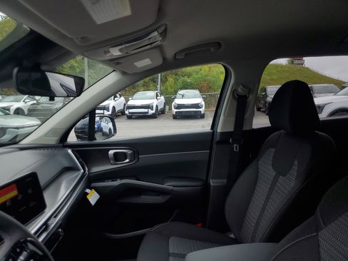 New 2026 Kia Sorento LX image 17