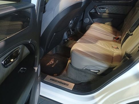 Used 2019 Bentley Bentayga AWD/4WD image 27