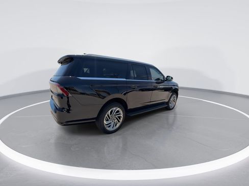 New 2026 Lincoln Navigator L Premier AWD/4WD image 8