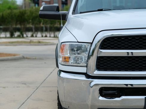 Used 2018 RAM 2500 Tradesman w/ Chrome Appearance Group AWD/4WD image 5