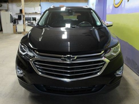 Used 2020 Chevrolet Equinox Premier FWD image 2