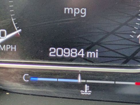 Used 2024 GMC Yukon AT4 w/ Technology Package image 35