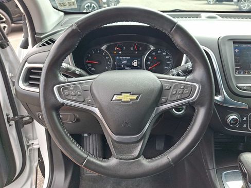 Used 2022 Chevrolet Equinox LT FWD image 17