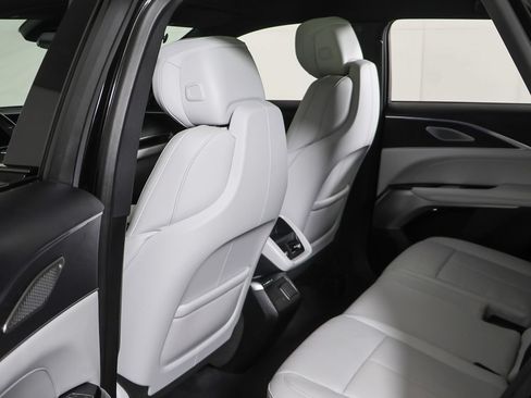 Used 2024 Cadillac Lyriq Sport RWD image 33