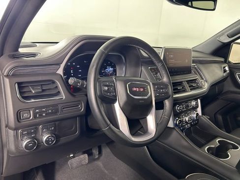 Used 2024 GMC Yukon SLT w/ SLT Premium Package AWD/4WD image 14